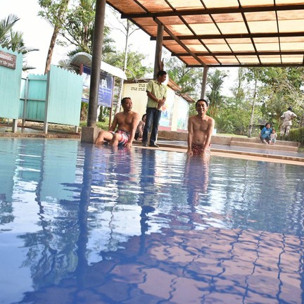 บ่อน้ำพุร้อนรมณีย์