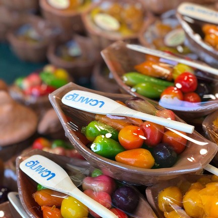 ตลาดน้ำอัมพวา