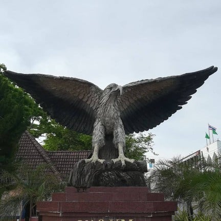 อนุสาวรีย์ปูดำ