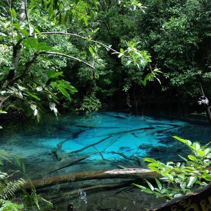 สระน้ำผุด