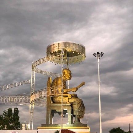 วัดธาตุน้อย(เจดีย์พ่อท่านคล้ายวาจาสิทธิ์)