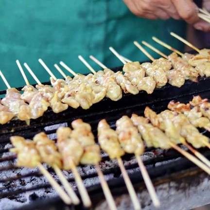 ตลาดน้ำกลางป่าบนน้ำตกกวางโจว