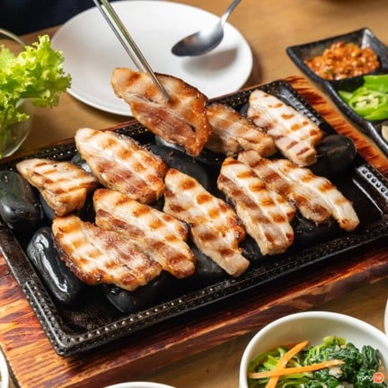 ซาโลแมน ชิแม็ก สุขุมวิทพลาซ่า โคเรียนทาวน์