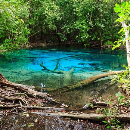 สระน้ำผุด