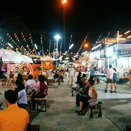 ตลาดหัวมุม