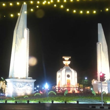 อนุสาวรีย์ประชาธิปไตย