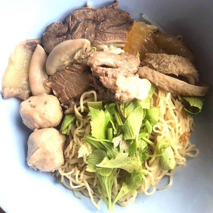 เจียง เกาเหลาเนื้อตุ๋น &หมูตุ๋น หม้อไฟ