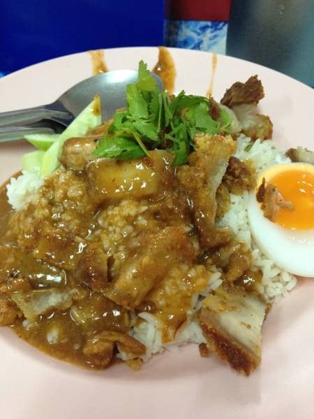 วโรชา (เต็ง) ก๋วยเตี๋ยวลูกชิ้นปลา