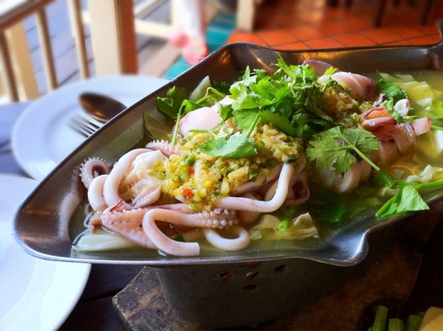 กินลมชมสะพาน