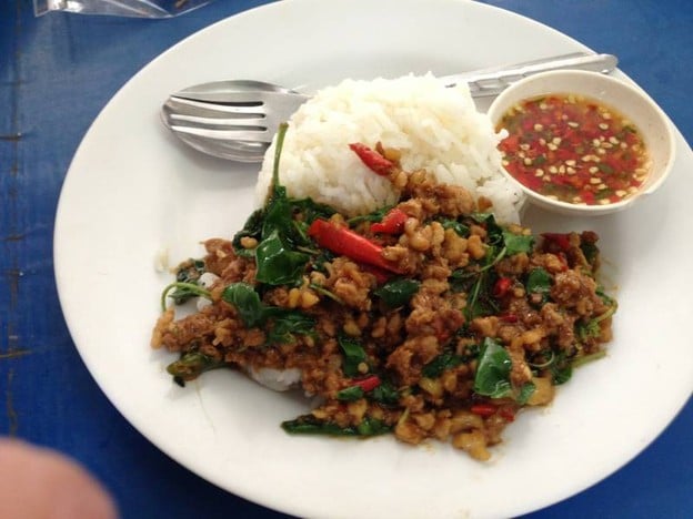 ร้านไก่หุบบอน บ้านบึง