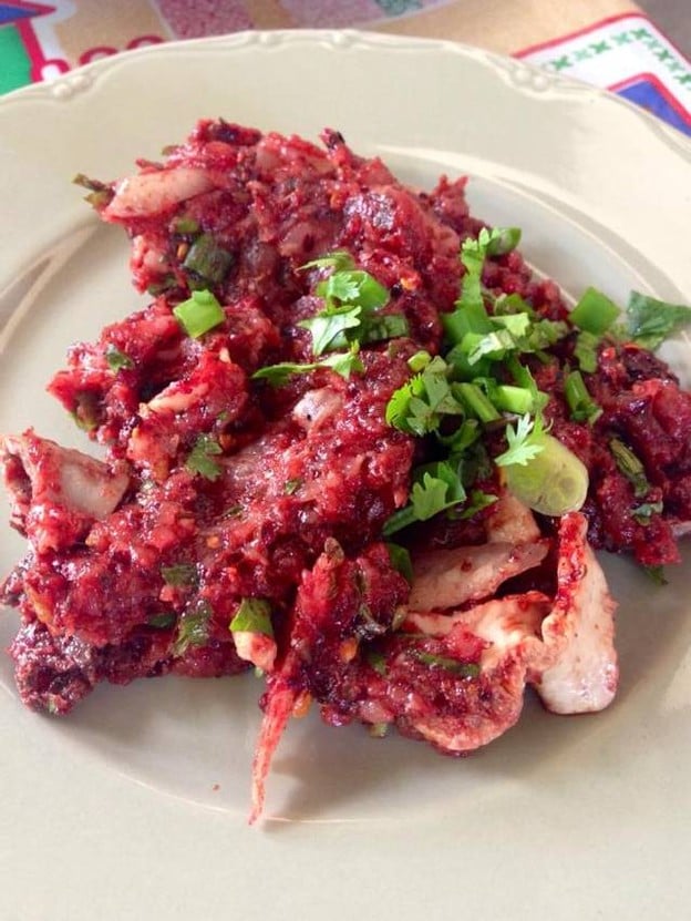 ลาบบัวตอง