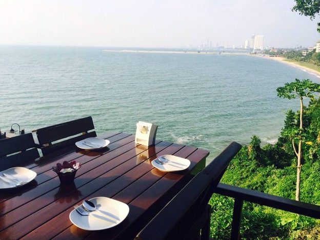 ริมผา ลาภิน