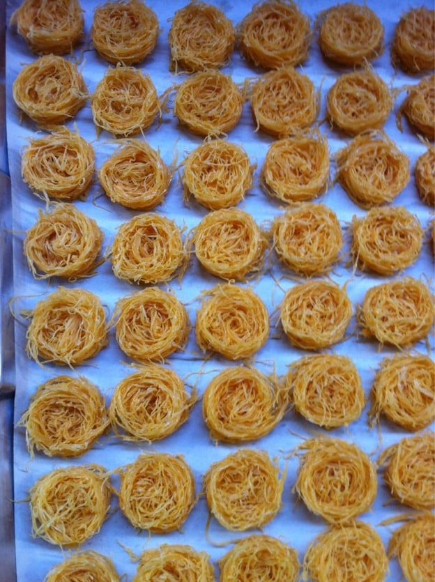 ฝอยทองป้าแดง