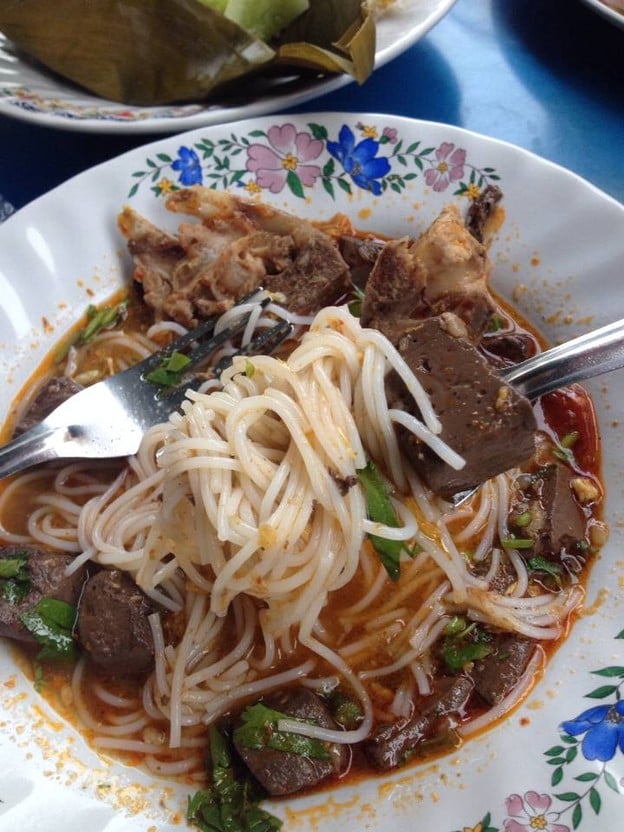 ขนมจีน กาดก้อม