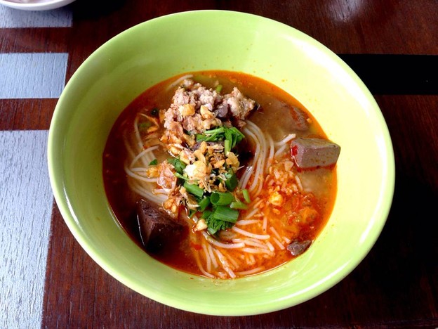 ข้าวเงี้ยวตาบุญ -