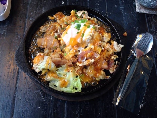 คั่วไก่นิมมาน นิมมานซอย17 (ซอยสายน้ำผึ้ง)