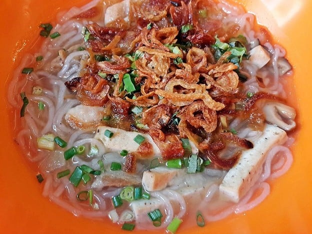 จั๊บญวนแม่พลอย โชคชัย 4 แยก 65