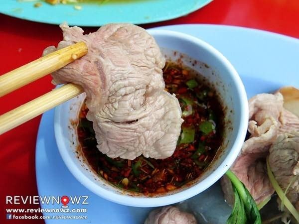 ครัวจิ้มจุ่มแซ่บอีสาน ถนนสิรินทร