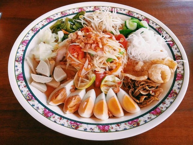 ครัวส้มตำไก่ย่างเขาสวนกวาง