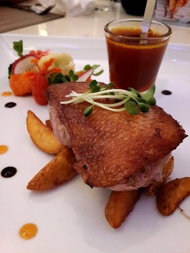 The Chardonnay Khao Sammuk เขาสามมุข, บางแสน