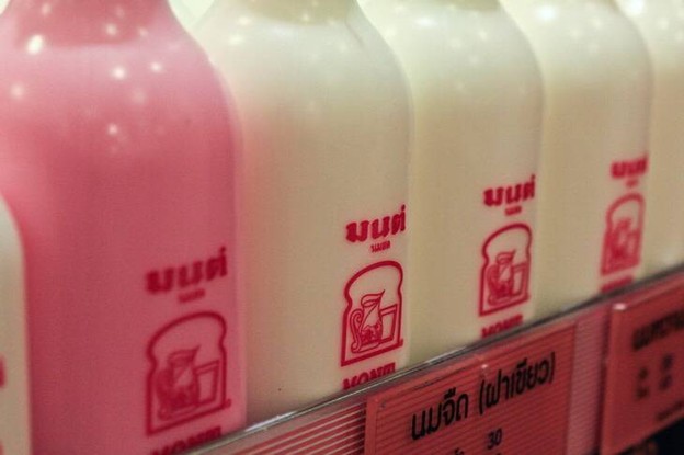 มนต์นมสด เสาชิงช้า