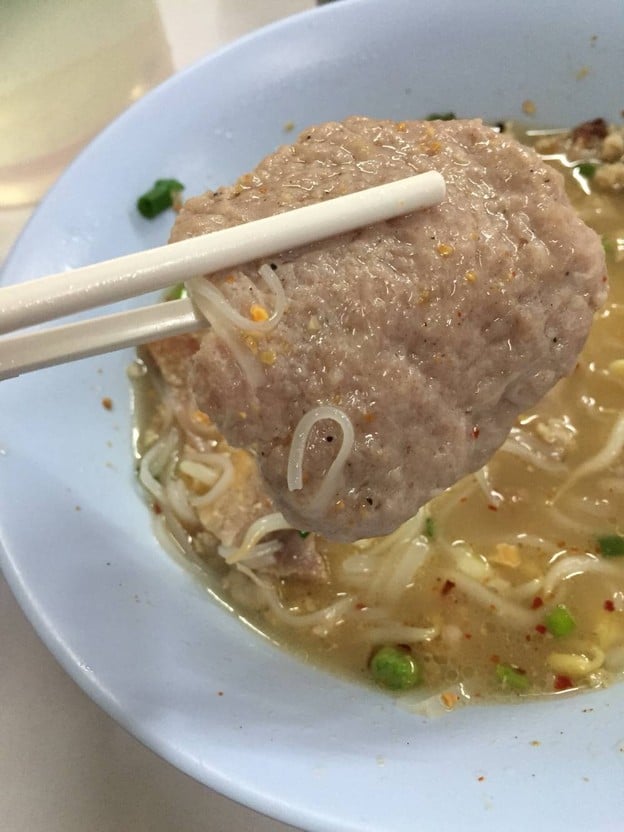 เบญจ เตี๋ยวหมูทุบ