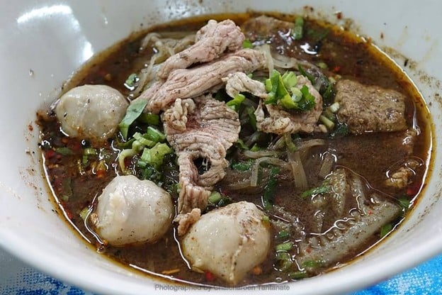เพชรสมร ก๋วยเตี๋ยวเรือ หมู เนื้อ
