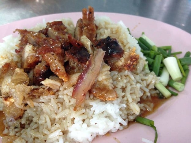 ข้าวหมูแดงชินกิจ เขต 8 ตลาดนัดยรรยง