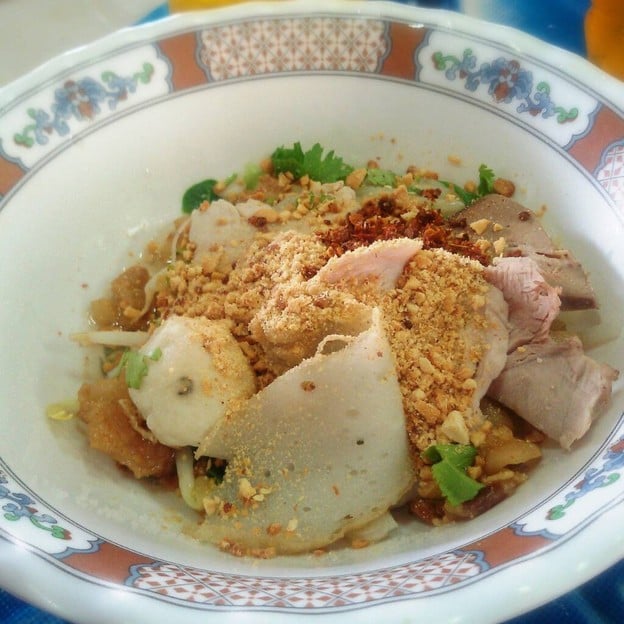 ก๋วยเตี๋ยวเรือเล็ก-แดง