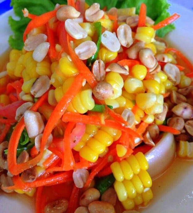 คุณตุ๊ก (เจ้าเก่า)  อีสานคลาสสิค เมืองชลบุรี