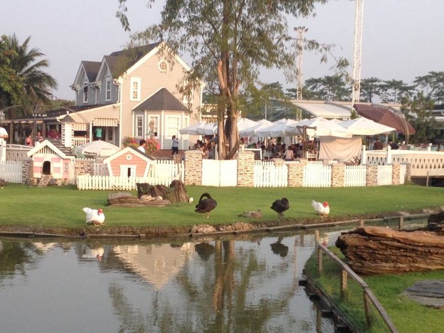 บ้านน้ำเคียงดิน Ban Nam Kieng Din