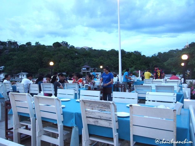 เรือริมธาร