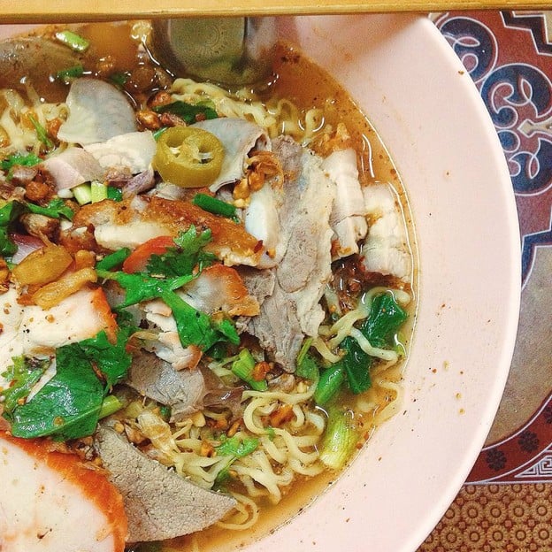 บะหมี่สามเหลือง ถนนสุเทพ