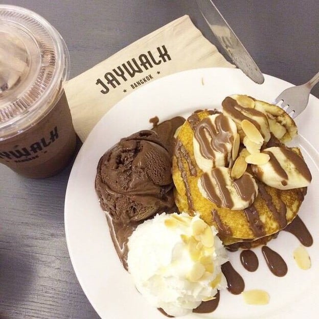 Jaywalk Cafe ถนนพระอาทิตย์