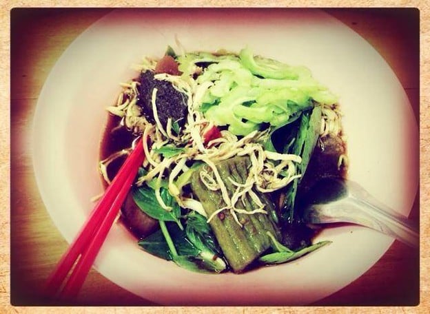 โรงก๋วยเตี๋ยวไก่มะระ รามคำแหง 29