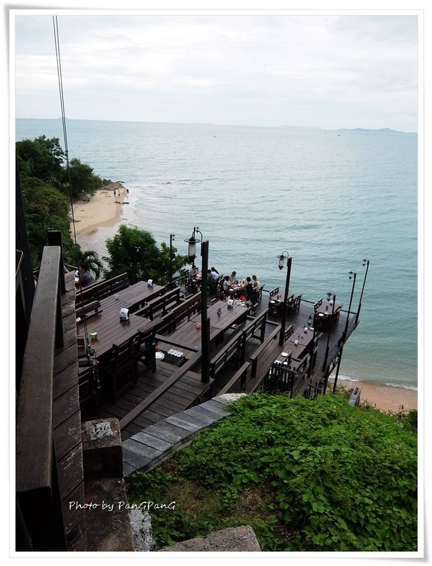 ริมผา ลาภิน
