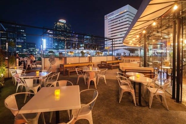 Roof 409 Bar & Bistro