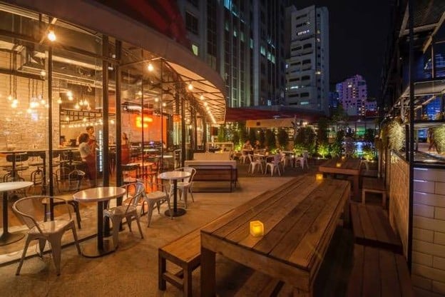 Roof 409 Bar & Bistro