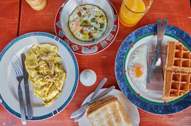 SIX O'CLOCK Breakfast & coffee