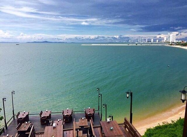 ริมผา ลาภิน