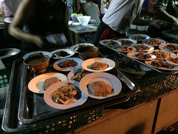 ลาบบังเกอร์ ริมน้ำปิง