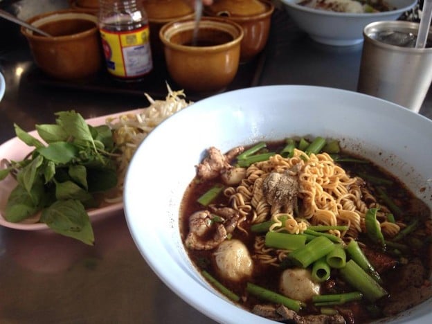 ก๋วยเตี๋ยวเรือหน้าวัดคลองแห