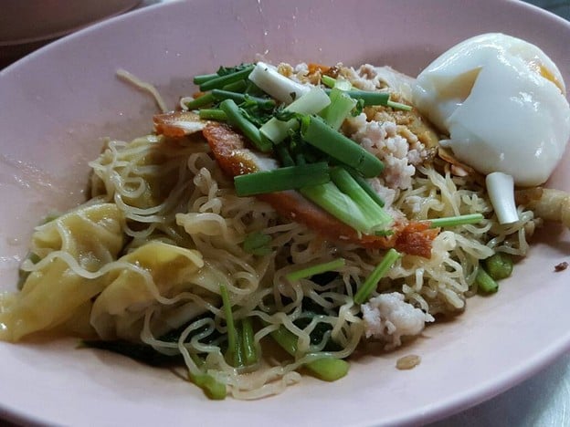 บะหมี่ไข่ ลุงเฉื่อย