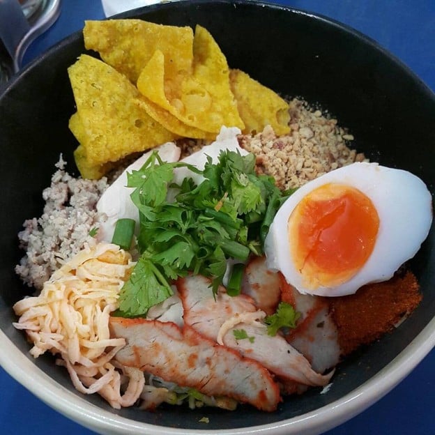 ก๋วยเตี๋ยวไข่ต้มยำโบราณ บ้านเกาะ (สูตรราชบุรี)