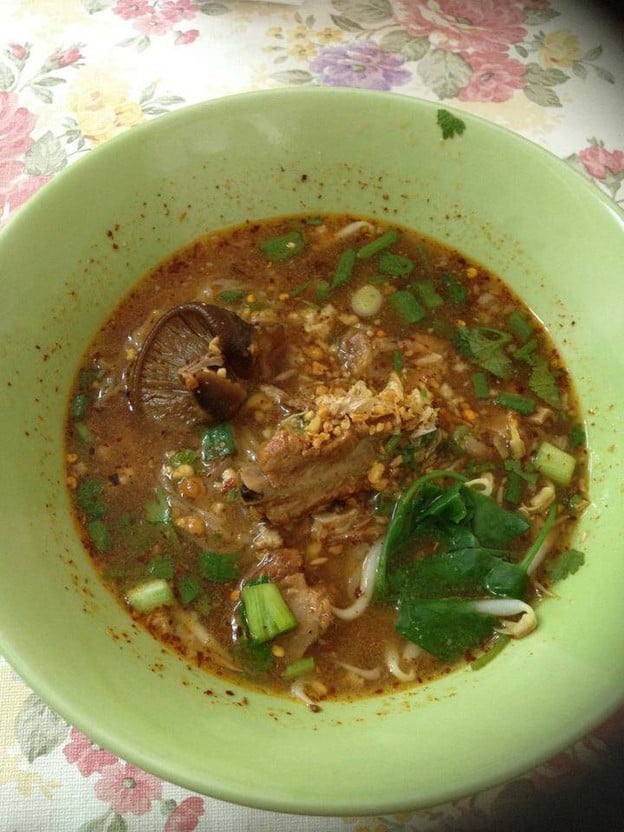 ก๋วยเตี๋ยวซี่โครงหมูตุ๋น อู๋จี๊