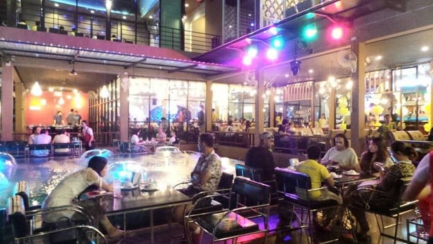 Feeling club and restuarant