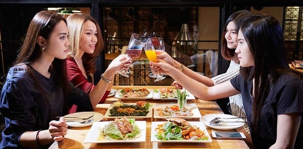 Hybrid bar and bistro