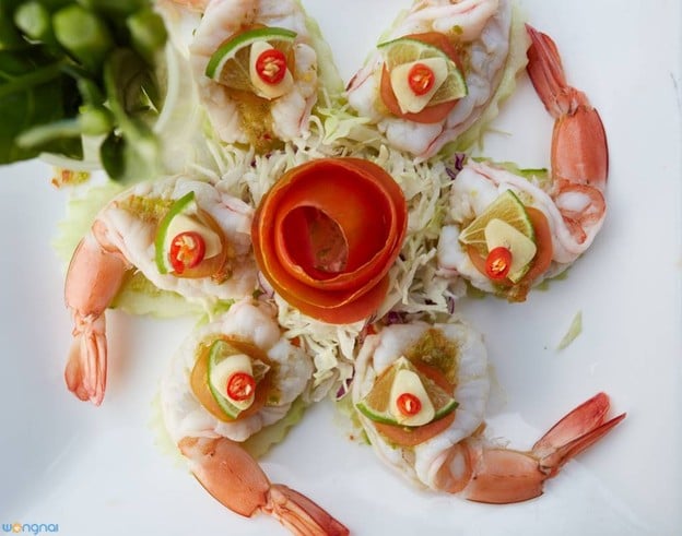 Hybrid bar and bistro