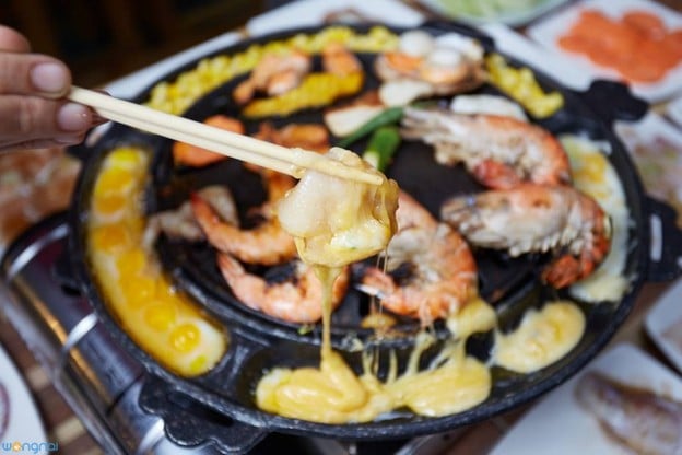 มู๋กะชีส ปิ้งย่างกะทะชีส