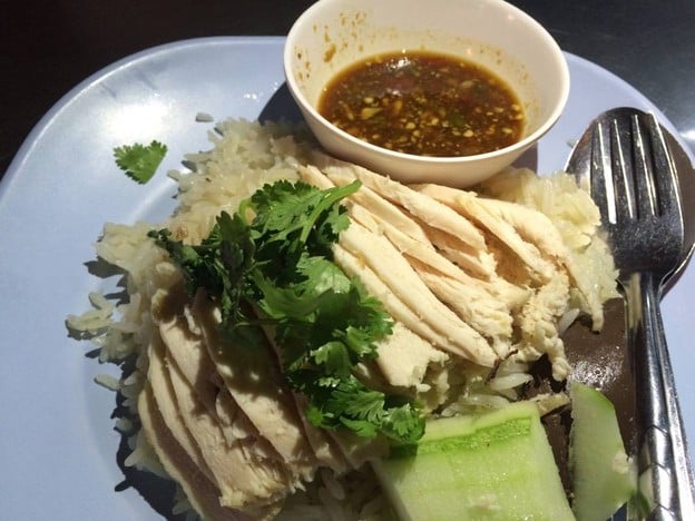 ก๋วยเตี๋ยวไก่ ข้าวมันไก่โลโซ